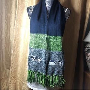 Seattle Seahawks Football NFL Scarf Warm Winter One Sz NWOT  7‎ wide